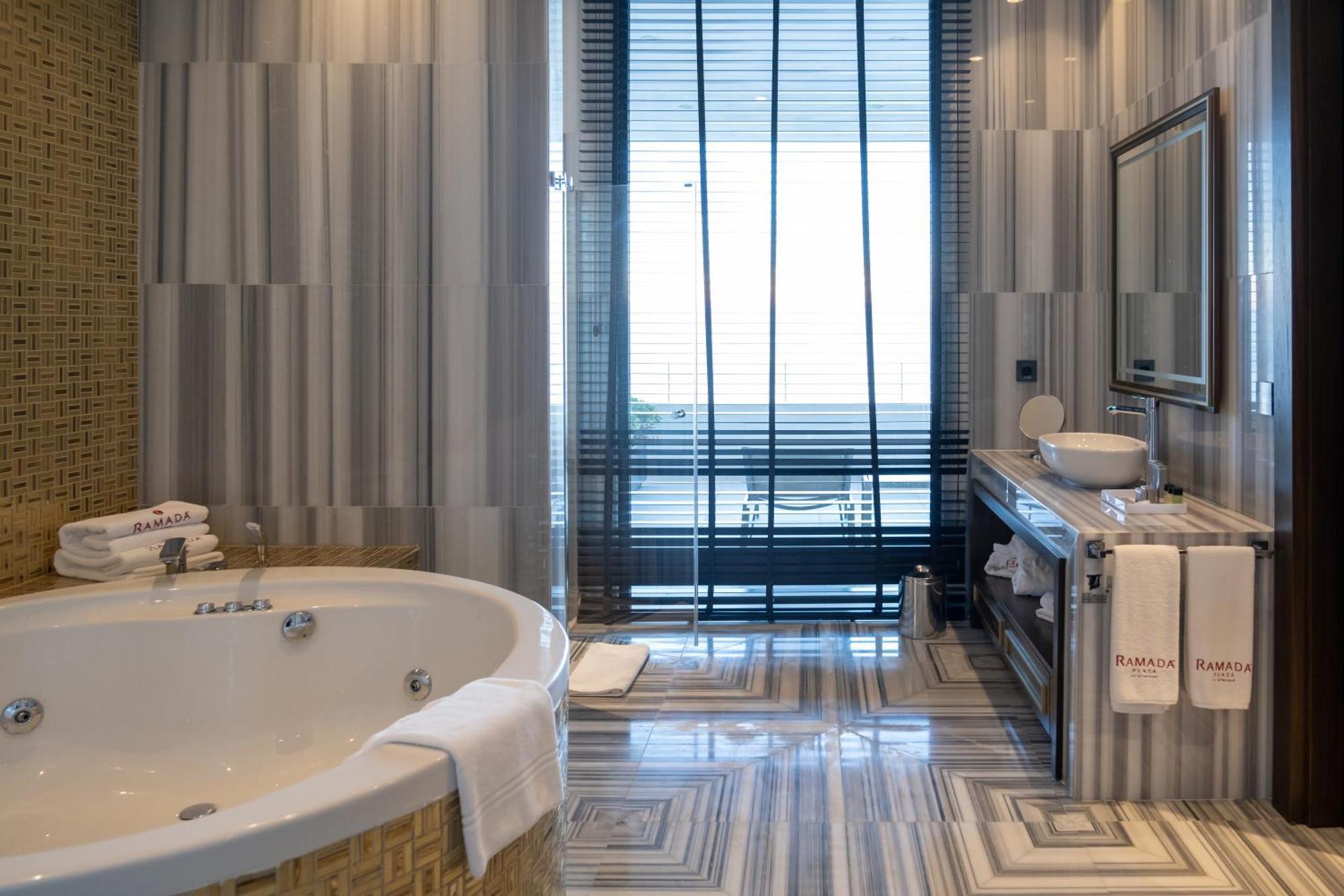 Ramada Plaza Hotel & Spa Trabzon Exterior photo